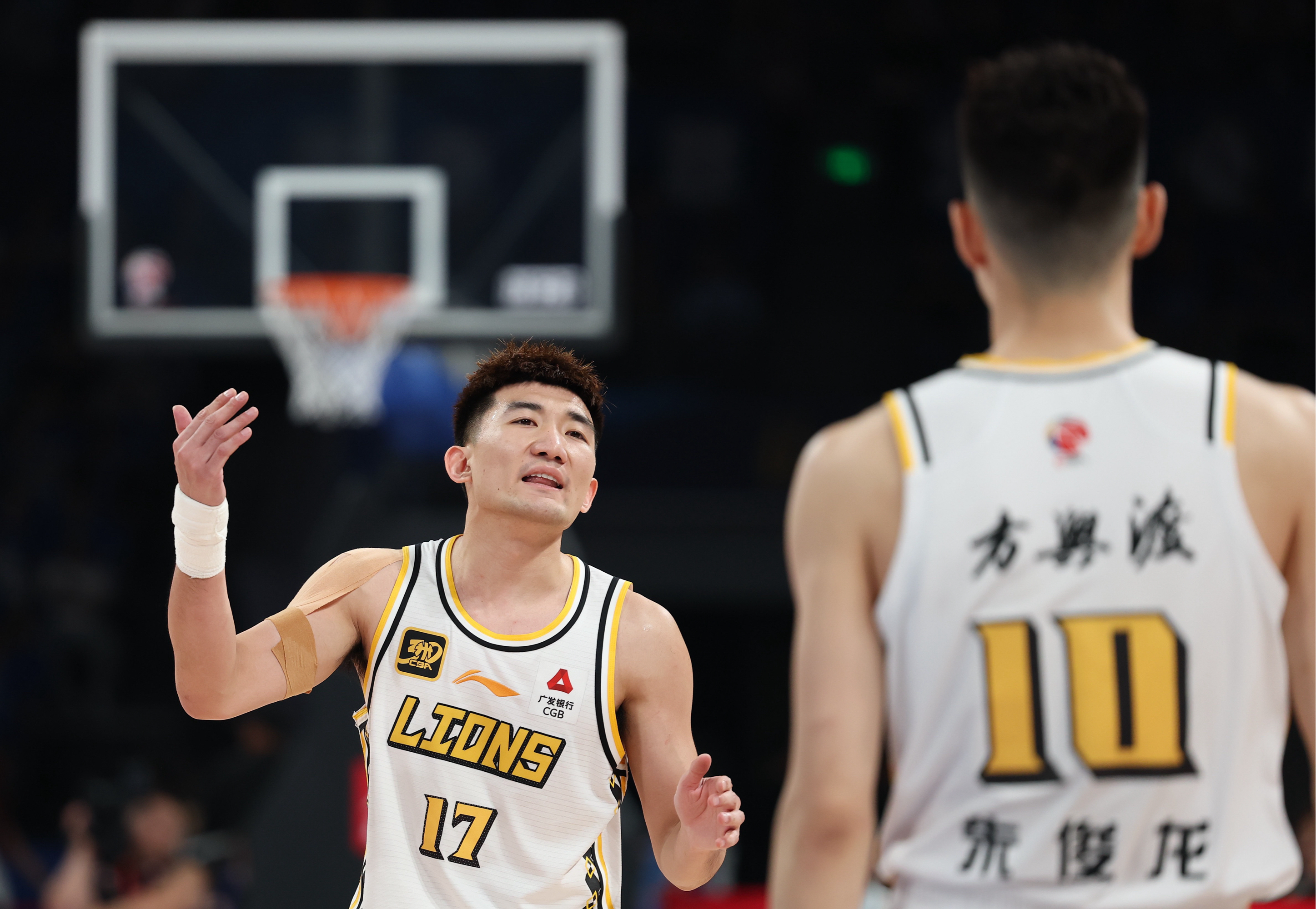 英雄联盟-包含NBA总决赛倒计时，辽宁本钢赛前调整名单，细节引发关注，赛场秩序良好，细节决定成败的词条